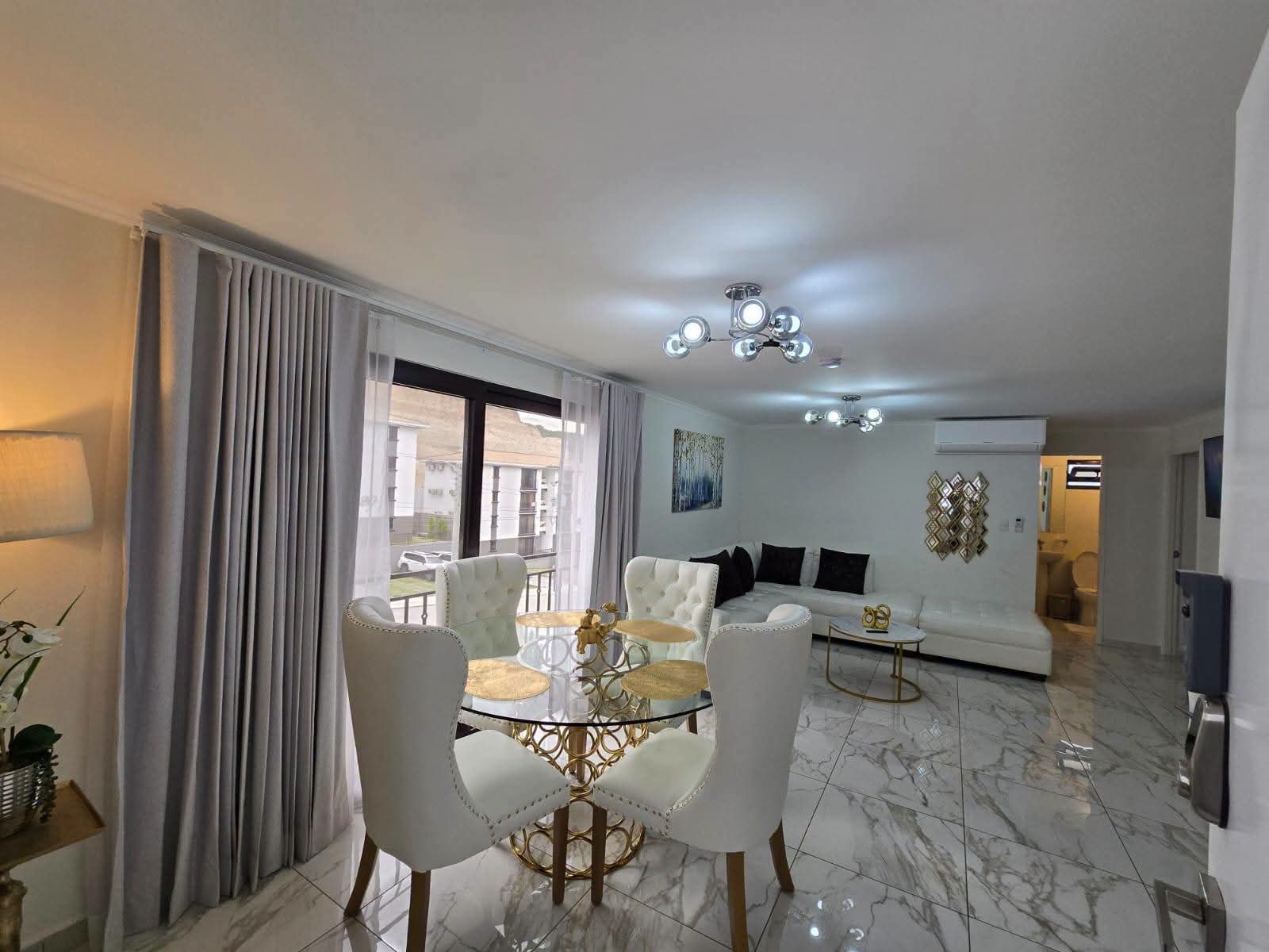 Apartamento de Lujo en Condominios Alcázar